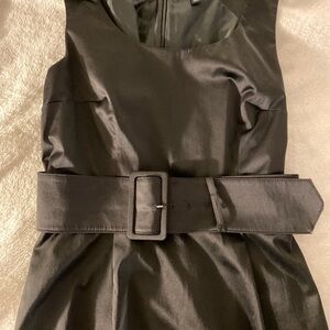 🔥 H&M Elegant Black Belted Dress. Size 16.
